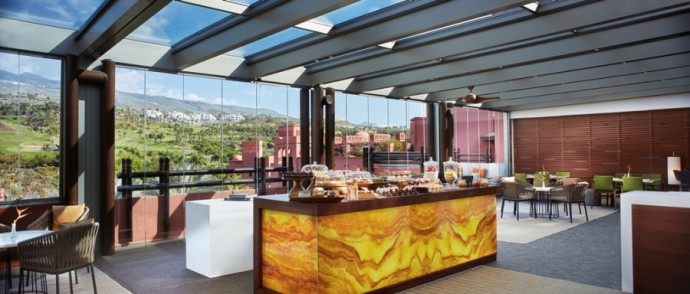 club-lounge-looking-out-900x384