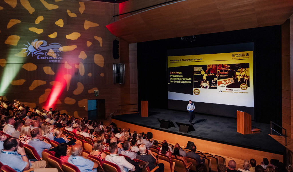 Presentation at the Canarias 2022 conference in the auditorium of Tenerife.
