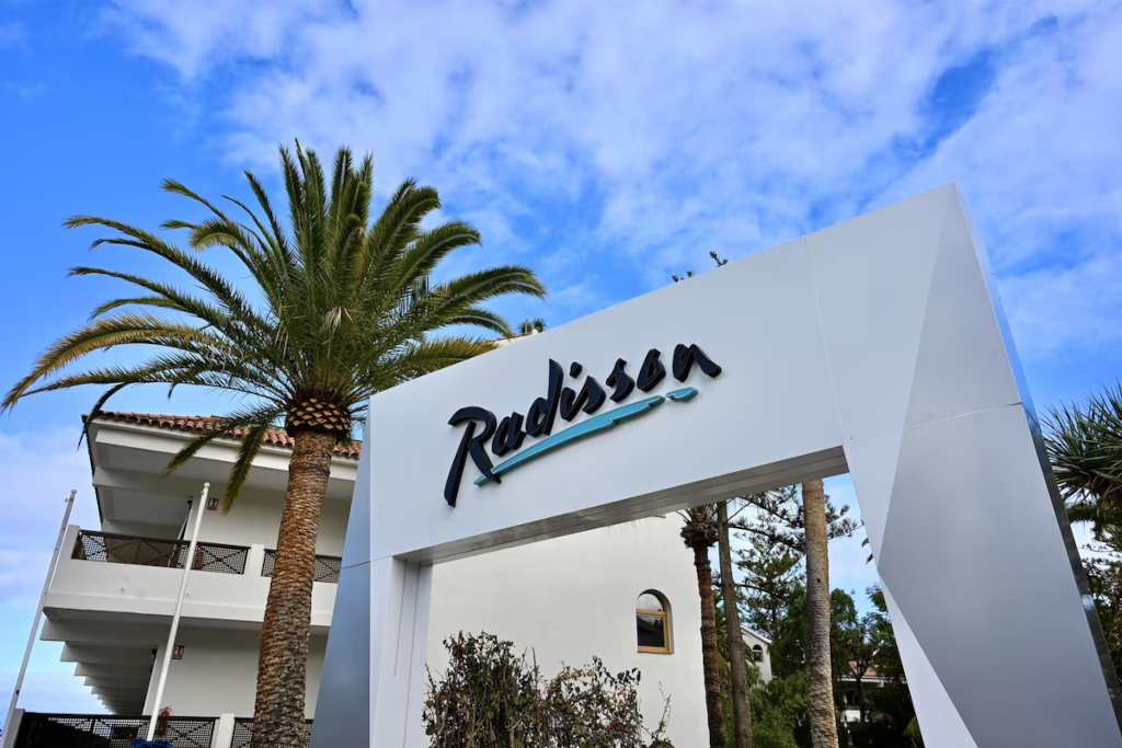 Entrada Radisson
