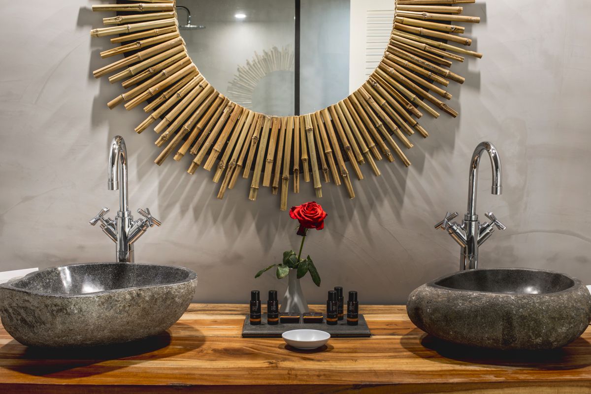 Hotel Jardín Tropical - Club Suite bathroom