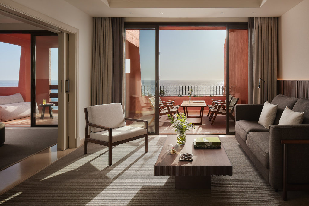 Living room with balcony overlooking the sea in Tenerife.