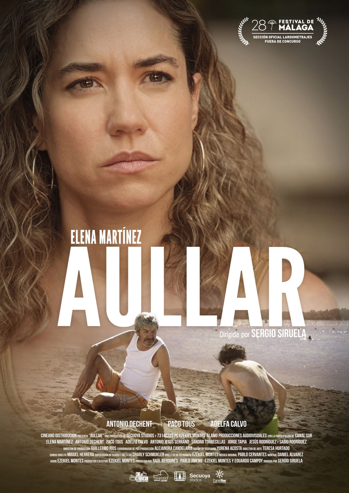 Poster of Aullar with Elena Martínez, Antonio Dechent and Paco Tous on a beach.