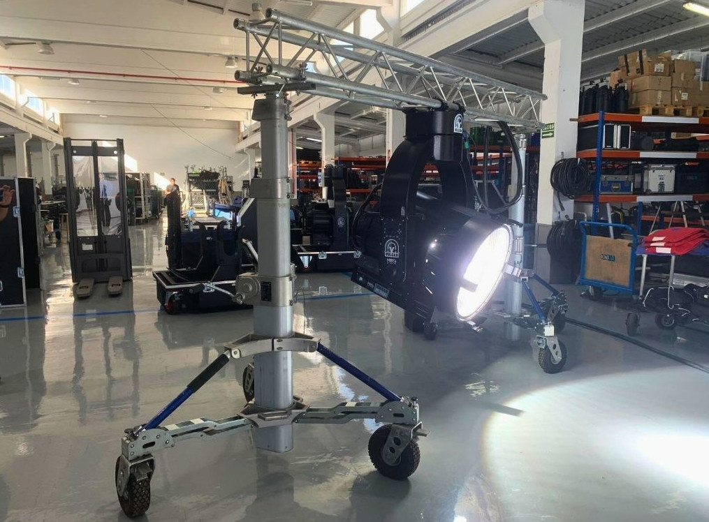 Professional lighting lamp in equipped workshop in Tenerife.