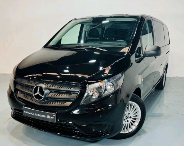Black Mercedes-Benz Vito on display, logo visible. Website ocasiontenerife.es.