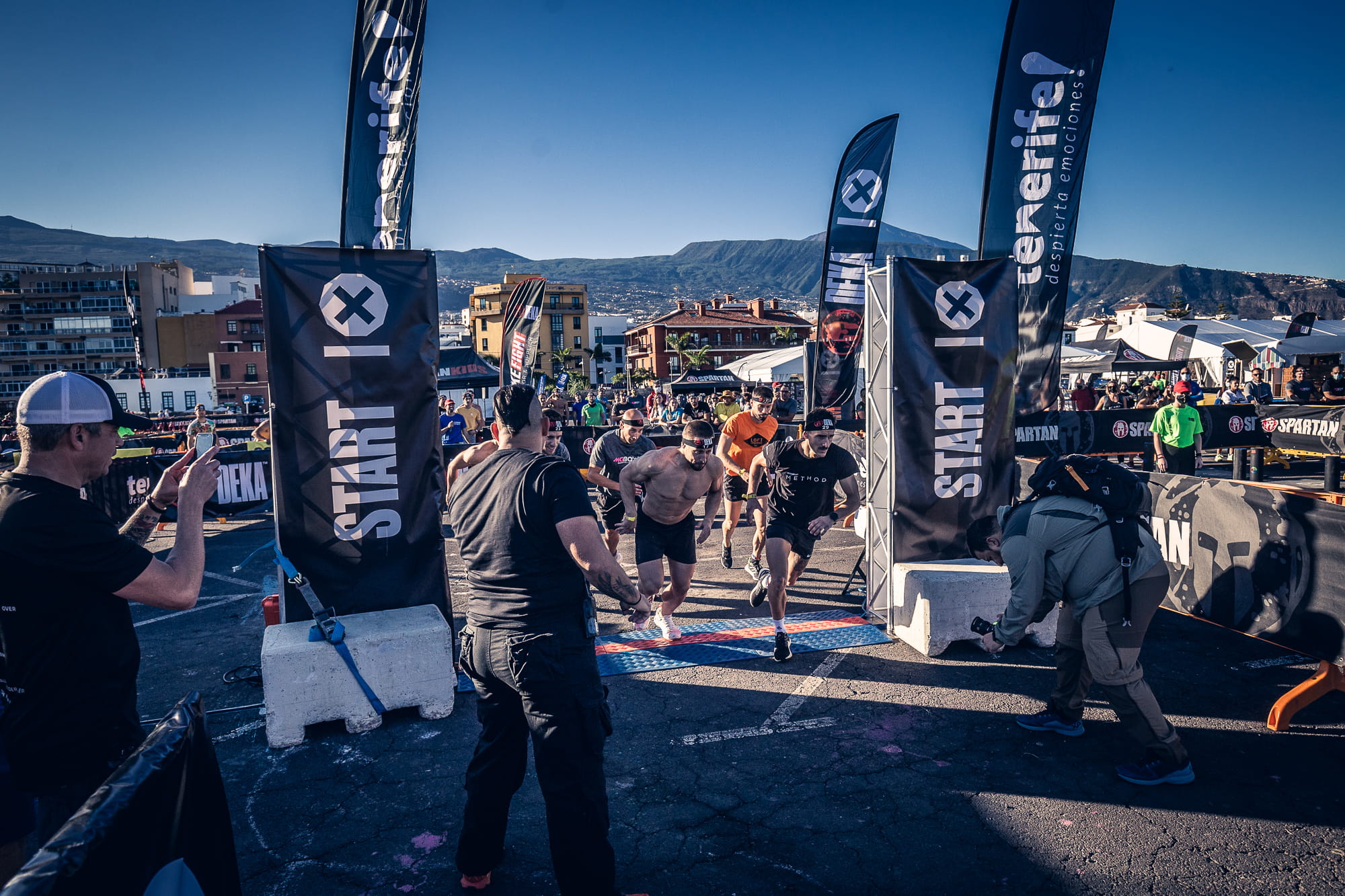 Runners starting a Spartan Race race in Tenerife.