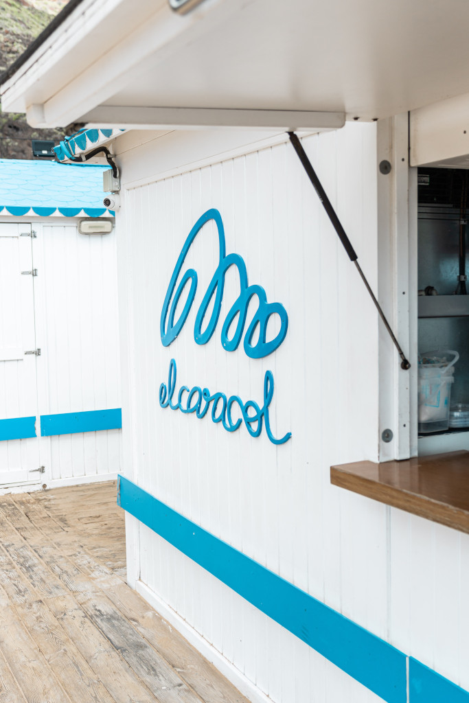 El Caracol logo on a kiosk in Tenerife.