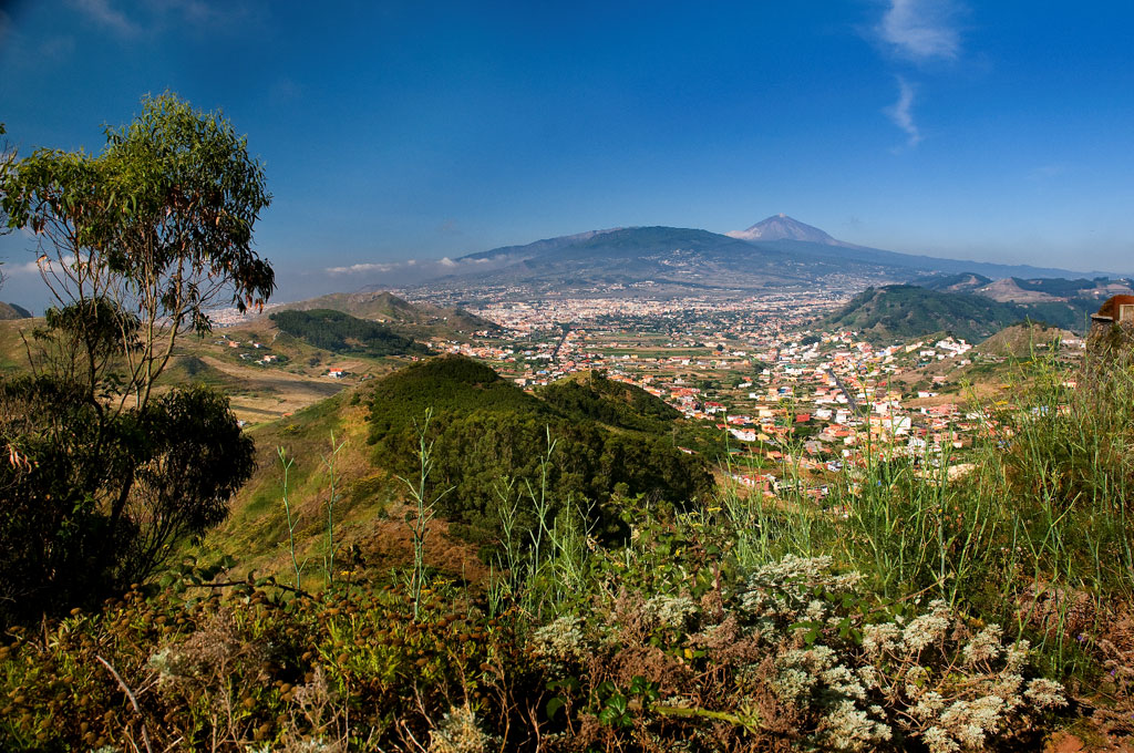 Panorama of San Cristóbal de La Laguna in Tenerife with the Teide in the background.
