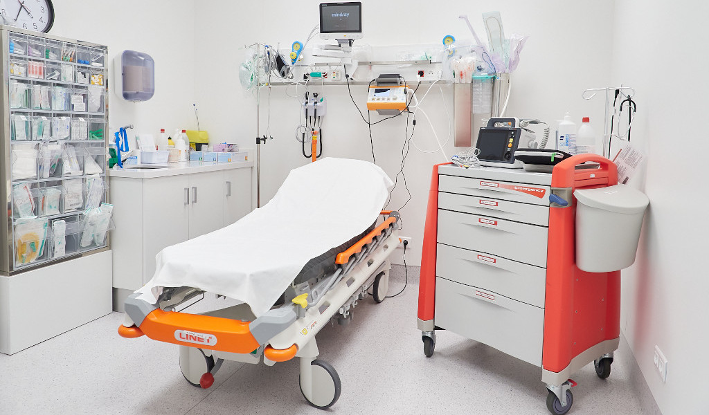 Stretcher and medical equipment in an emergency room in Tenerife.