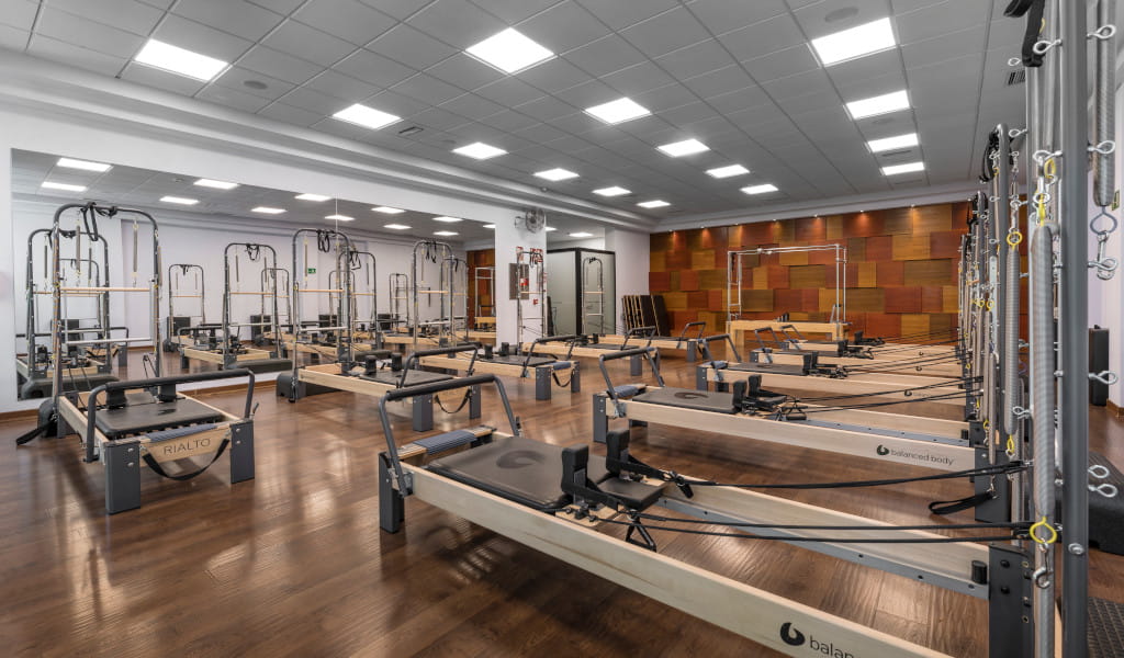 Pilates room with exercise machines in Santa Cruz de Tenerife.