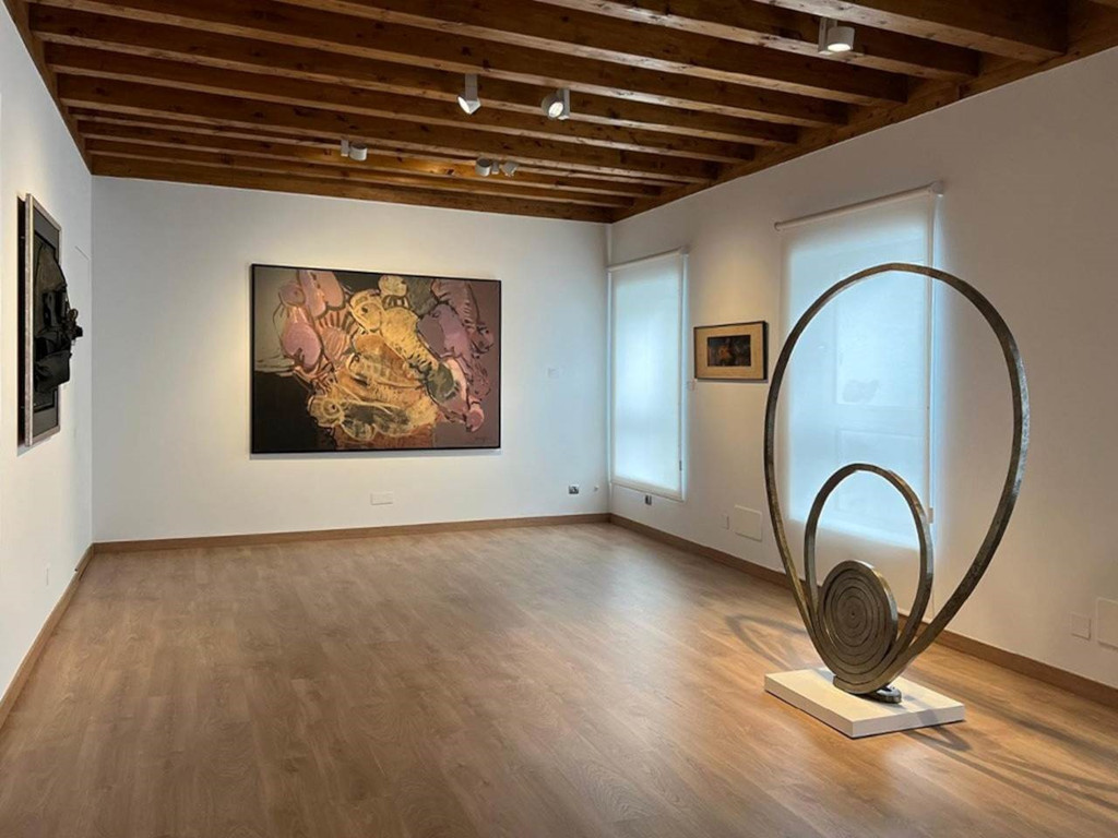 Art gallery in Tenerife with modern sculptures and paintings.