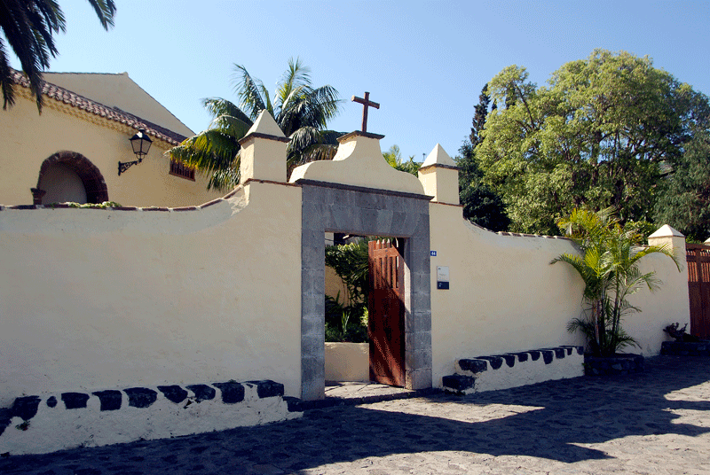 Entrance to the church with transept and gardens in the municipality of La Orotava, Tenerife.