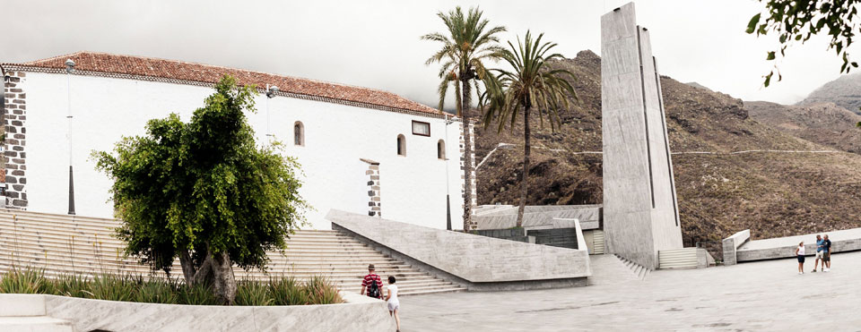 Museo Sacro y Plaza España en Adeje