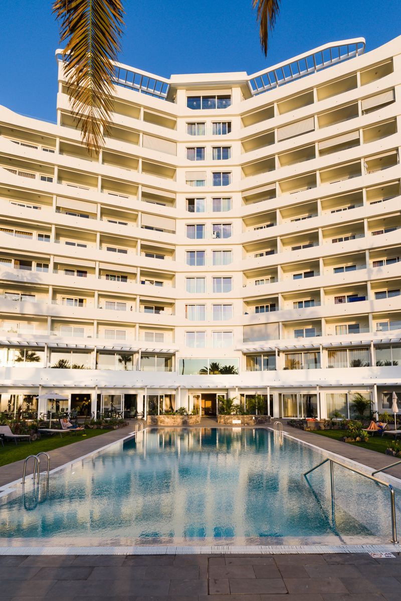 Multi-storey building with swimming pool at the entrance to Tenerife.