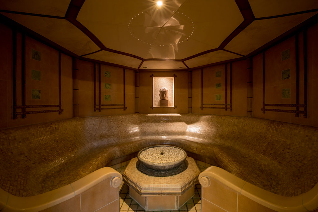 Spa room with central fountain and mosaics, in Tenerife.