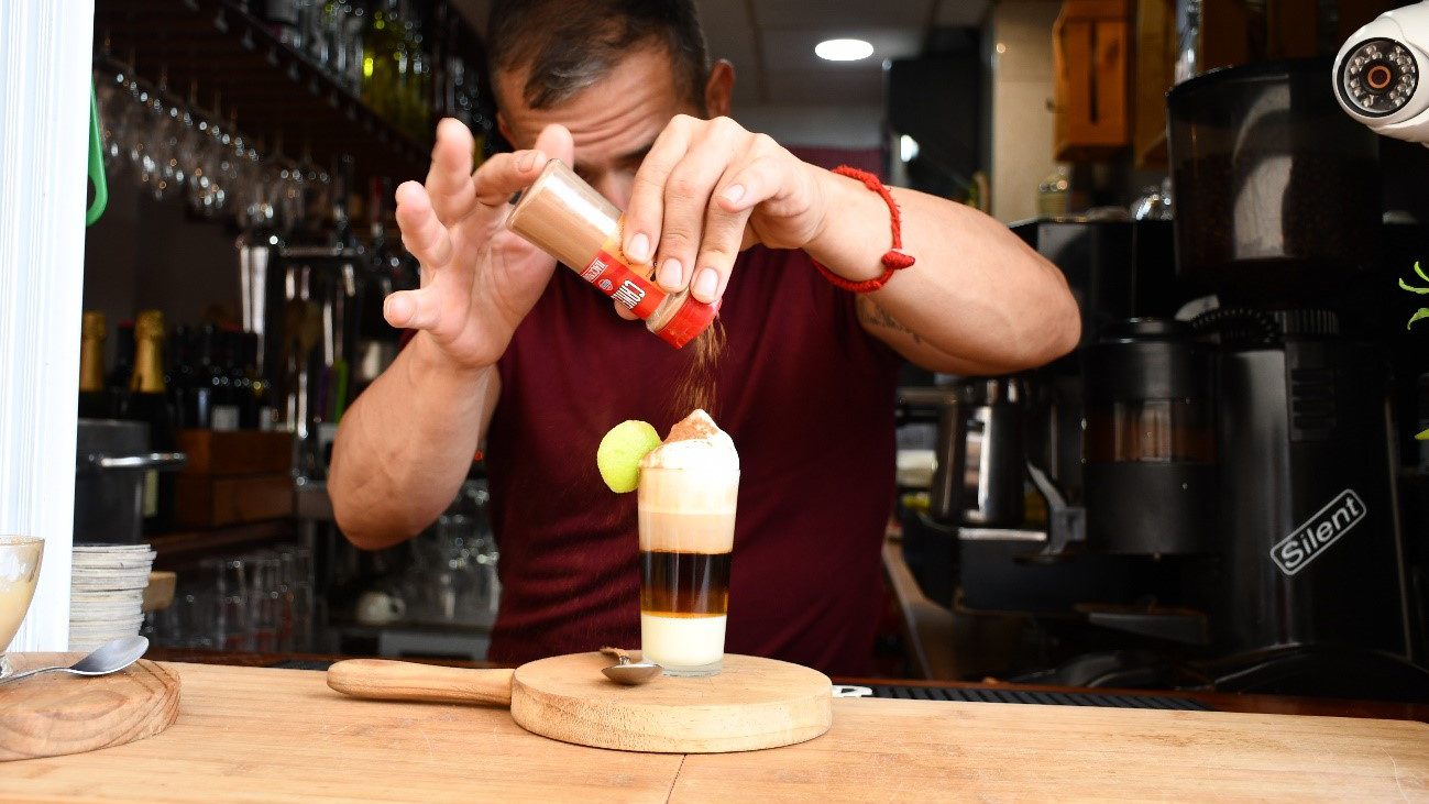 How to prepare a Barraquito coffee, Tenerife’s star drink